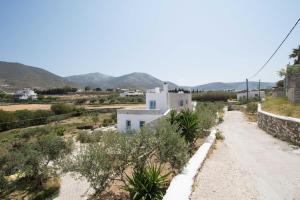 Elegant Traditional Cycladic Maisonette Orpheus with balcony Paros Greece