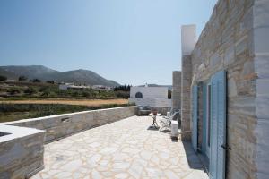 Elegant Traditional Cycladic Maisonette Orpheus with balcony Paros Greece