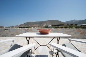 Elegant Traditional Cycladic Maisonette Orpheus with balcony Paros Greece
