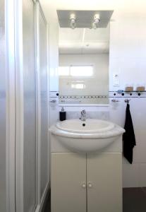 Charming sea view apartment nearby everything