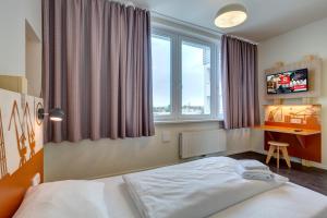 Single Room room in MEININGER Hotel Hamburg City Center