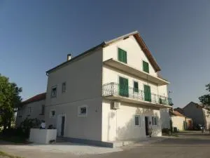 Apartment Fran - Gračac