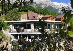 Thethi Paradise Hotel & Restaurant