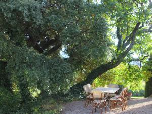 Maisons de vacances Countryhouse with Pool in Vaison la Romaine : photos des chambres