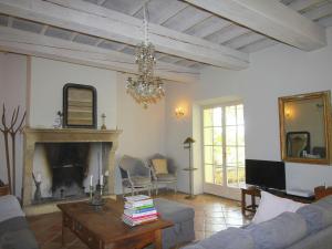 Maisons de vacances Countryhouse with Pool in Vaison la Romaine : photos des chambres