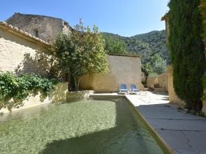 Villas Gorgeous Villa in Malaucene with a River Nearby : photos des chambres