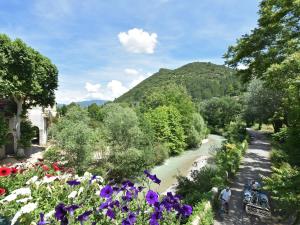 Villas Gorgeous Villa in Malaucene with a River Nearby : photos des chambres