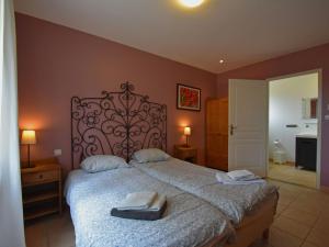 Villas Pleasant apartment with pool : photos des chambres