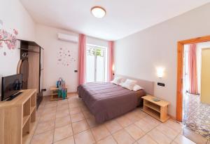 Double Room with Balcony room in Hotel Costa Citara