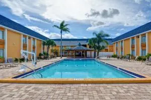 Quality Inn & Suites Heritage Park - Saint Cloud