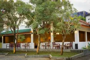 The Capsule Malioboro - Sentool