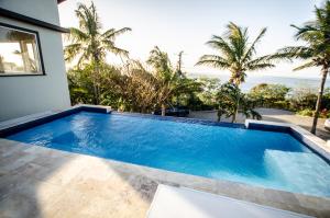 Villa Topaz Above West Bay with 360 Degree Views! 4 Bedroom Option