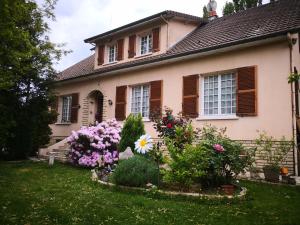 B&B / Chambres d'hotes Au Jardin Fleuri : photos des chambres