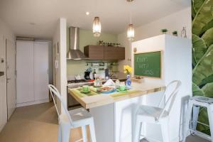 Nuevo, calido y luminoso Studio con Piscina!