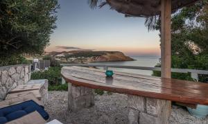 Giourgas Studios & Apartments Milos Greece