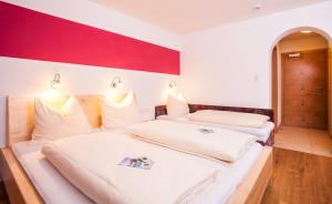 Deluxe Double Room with Balcony room in Pension St. Georg