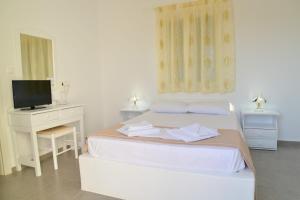 Zeras Apartments Milos Greece