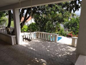 A & A Luxury Guest House