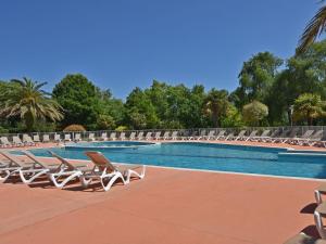 Appartements Lovely Apartment with Swimming Pool Terrace and beach at 900m : photos des chambres