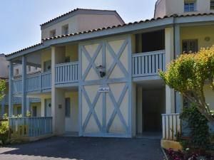 Appartements Lovely Apartment with Swimming Pool Terrace and beach at 900m : Appartement 1 Chambre