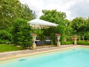 Maisons de vacances Cozy Holiday Home in La Foret de Tess with Private Pool : photos des chambres