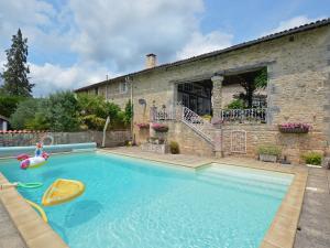 Cozy Holiday Home in La Foret de Tess with Private Pool