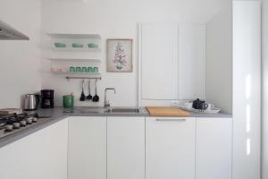 "Vicolo Apartment" Two-story Apartment, Aircondo, 2BDR plus additional Sofabed, 2,5 BTH, Private Parking 600mt far, Pedestrian Centre, easy to train and ferries, city life