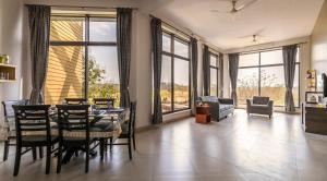 StayVistas Elevar Villa - Elevate your stay with a Mountain-View, Terrace & Plunge Pool