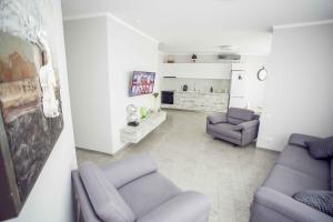 2BR Beachfront Batumi APT Luxury & Sea Views