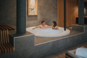 Hotels Logis Hotel de la Tour : photos des chambres