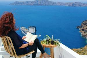 Smaro Studios Santorini Greece