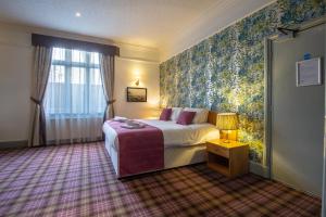 Family Double Room room in Woodthorpe Hotel