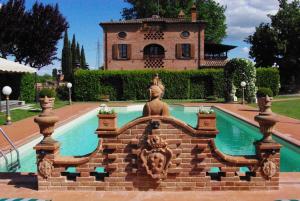 Four-Bedroom House with Private Pool