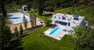 Luxury Villa Lucella, big pool, spa, tennis, gym, volleyball 