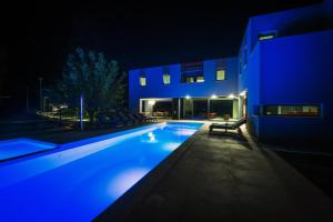 Luxury Villa Lucella, big pool, spa, tennis, gym, volleyball