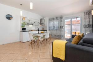 Seafront apartment Gaby