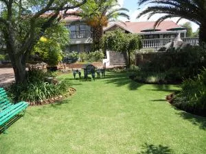 Homestead Lake Cottage - Benoni