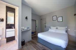 Hotels Logis Les Voiliers : photos des chambres