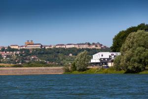 Hotels Logis Les Voiliers : photos des chambres