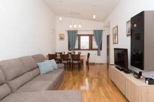Two-Bedroom Apartment room in Apartment Oli