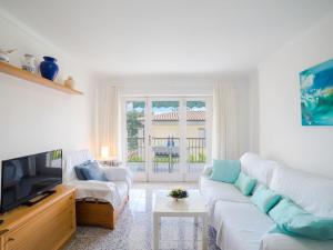 Apartment Los Girasoles by Interhome