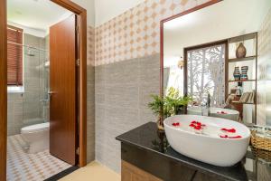 Private room at Hoi Ana Golden walls Homestay - Swimming pool