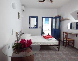 Margarita's Rooms Folegandros Greece