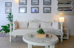 Filoxenia Apartments Milos Greece