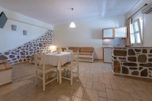 Filoxenia Apartments Milos Greece