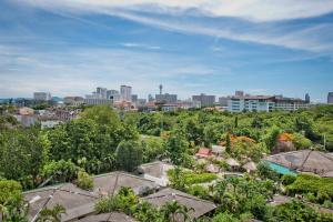 Sea View Apartment in Laguna Beach Resort