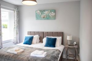 Central Stamford Townhouse With Parking