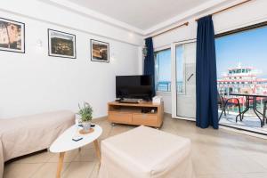 Promenade Sea View Apartment