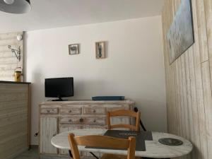 Appartements Gite les Combes Terrasse 01340 ETREZ : photos des chambres