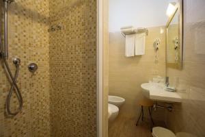 Chambre Double ou Lits Jumeaux Standard - Vue d'Angle sur Mer